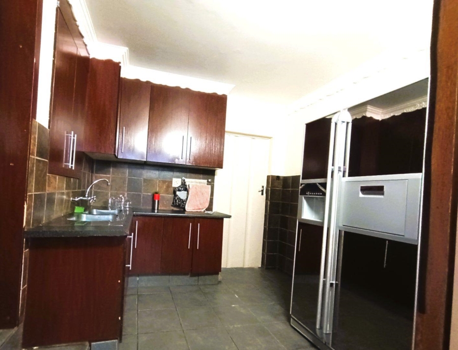 5 Bedroom Property for Sale in Pellissier Free State